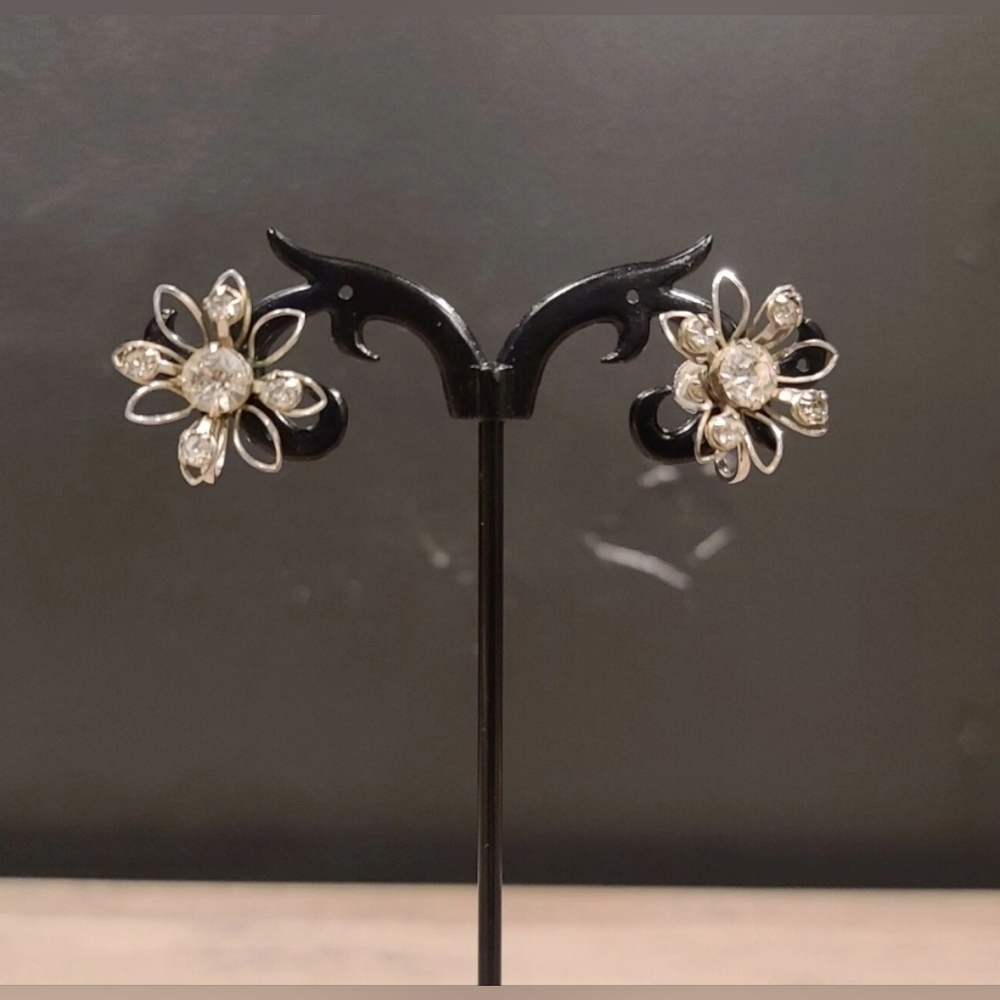 Bugbee & Niles Rhinestone Openwork Flower Silvertone Screwback Earrings -Read